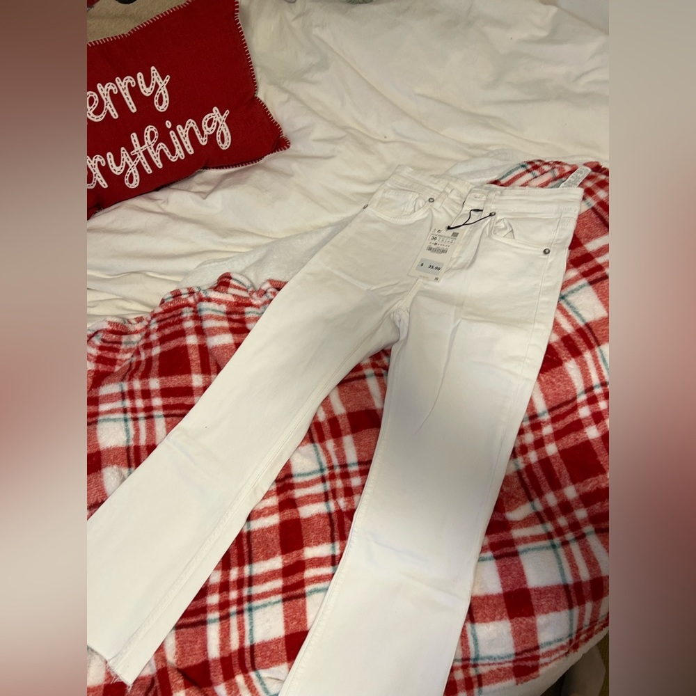 NEW WITH TAGS!! Zara Crop Flare Jean